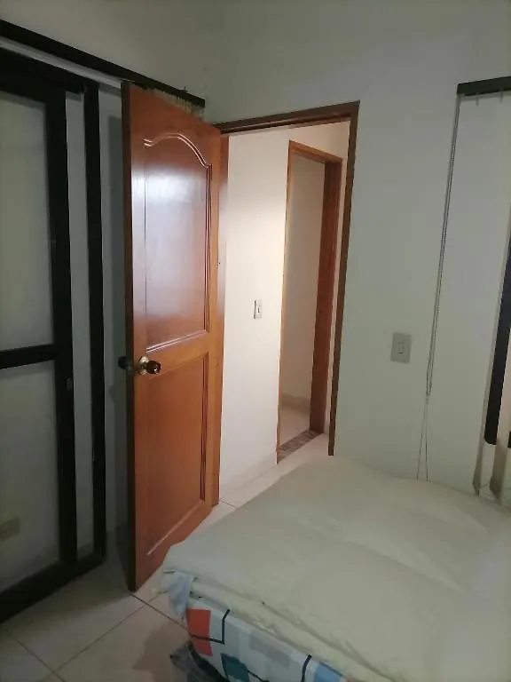 Apartestudio De 2 Habitaciones Con Cocina Compartida Medellin 0*,  Colombia