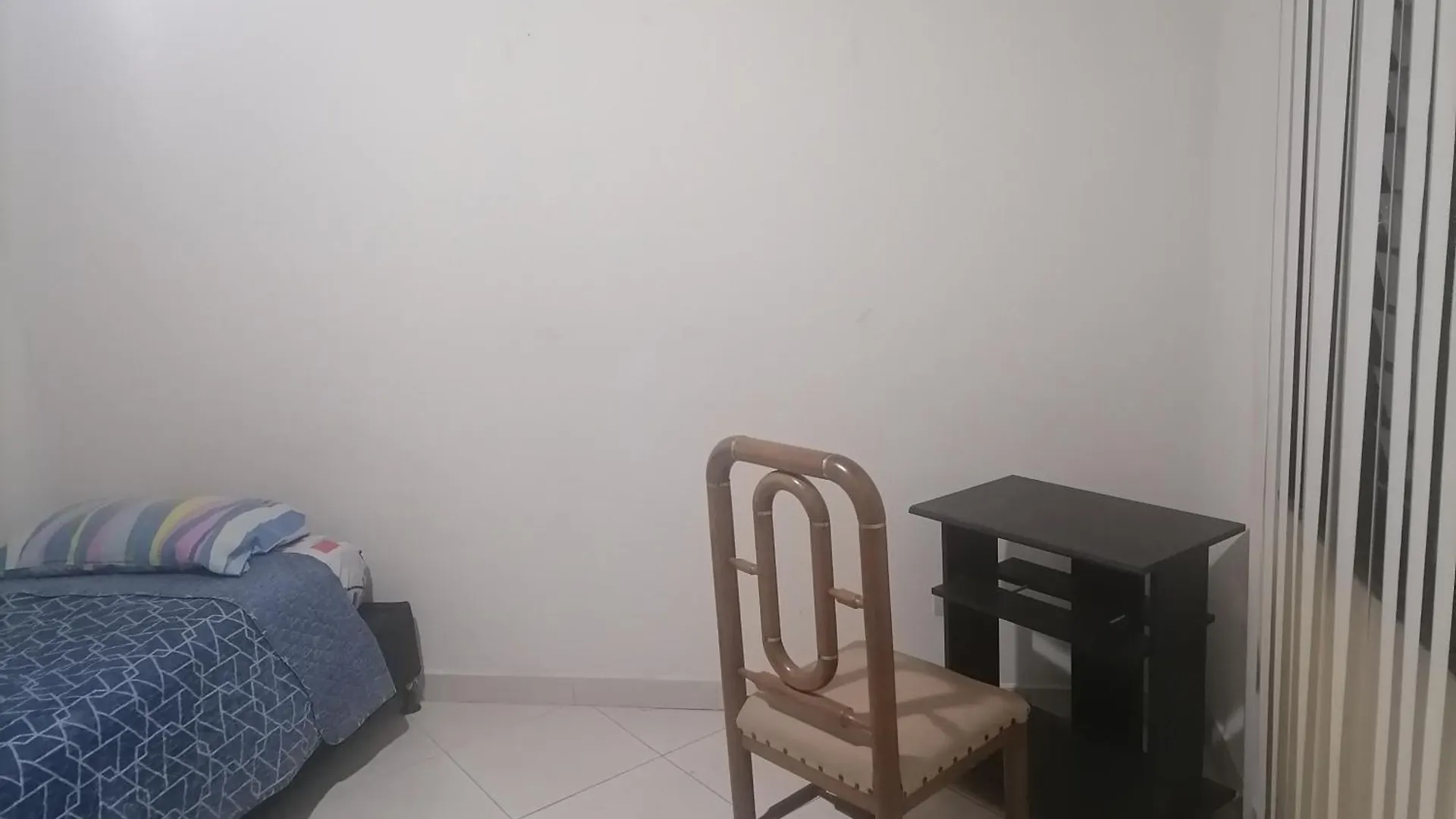 Apartestudio De 2 Habitaciones Con Cocina Compartida Medellin