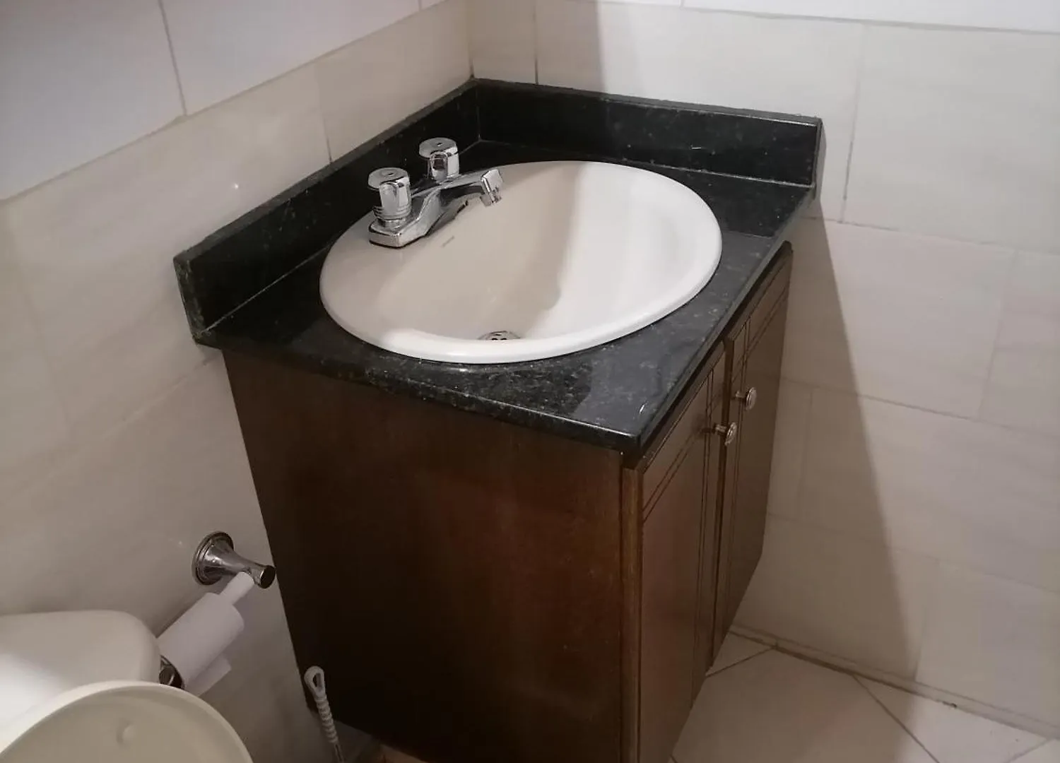 Homestay Apartestudio De 2 Habitaciones Con Cocina Compartida Medellin
